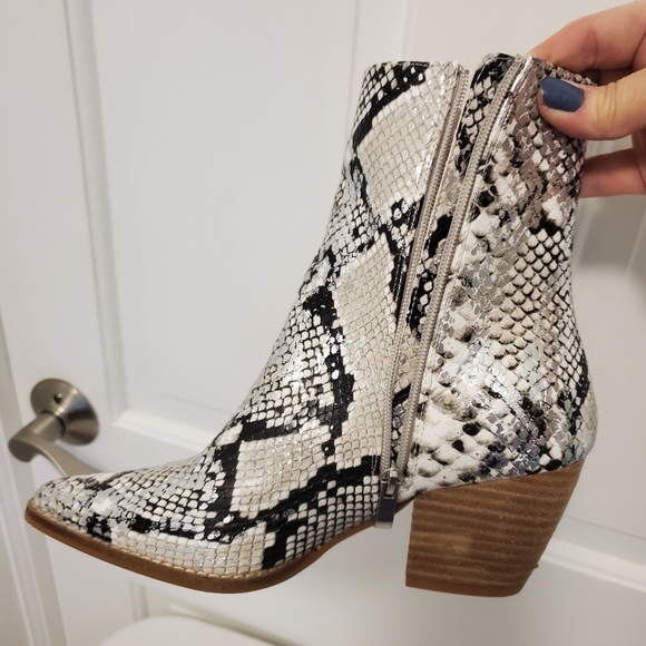 Beast Fashion Snakeprint Booties Size 6.5, Stylish, Chic, City - Picture 7 of 12
